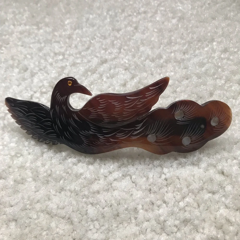 Handcrafted Horn Hair Clip – Elegant Peacock Design